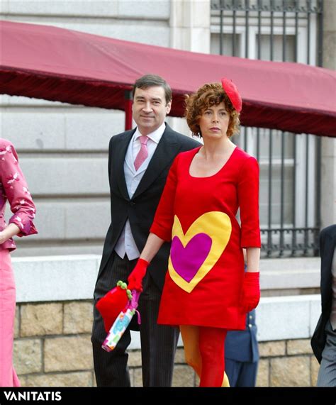 agatha ruiz dela prada boda felipe y letizia|El álbum de boda de Felipe y Letizia: las 26 fotos más curiosas (y .